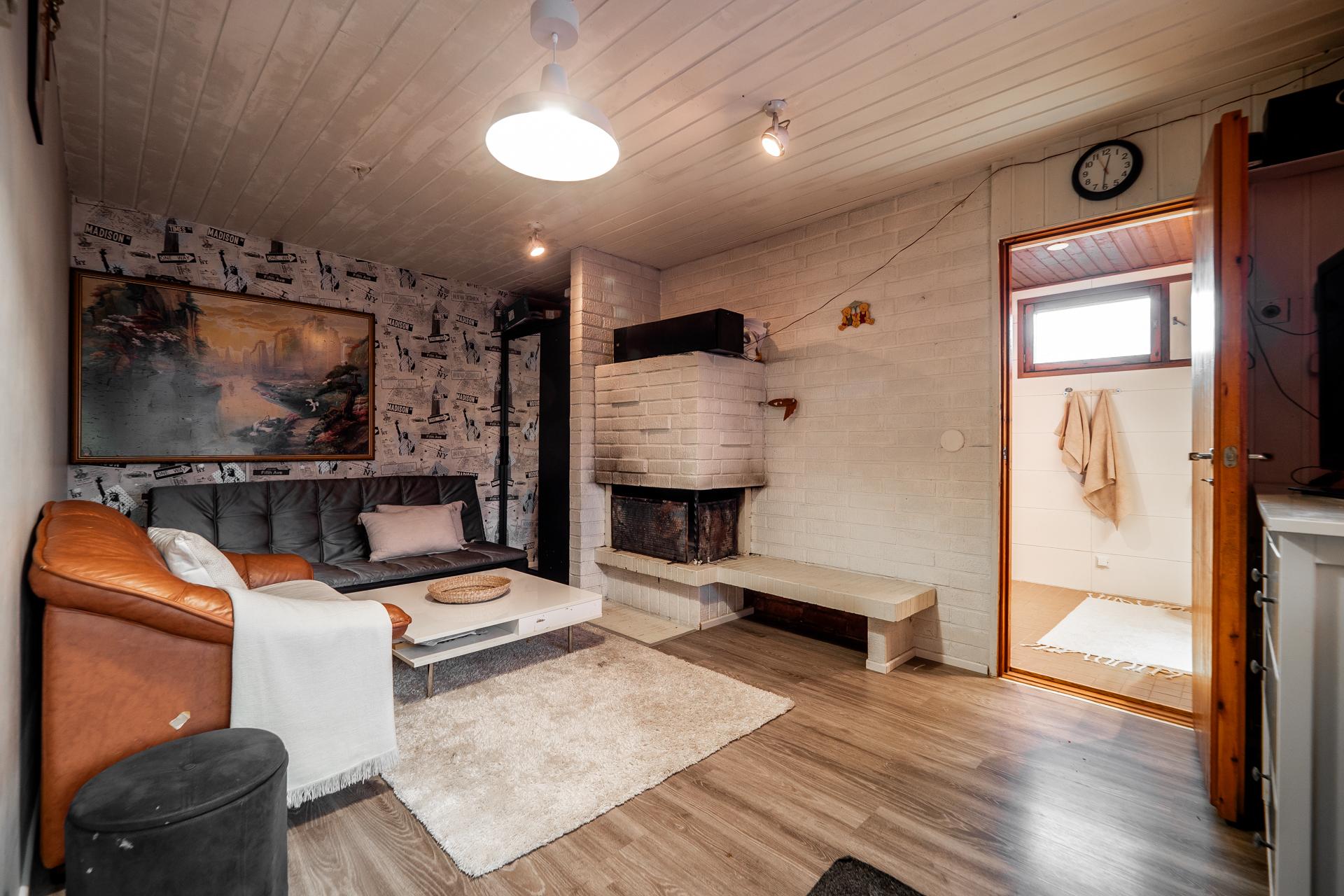 Kultapiiskutie 2, Rajakylä, Oulu