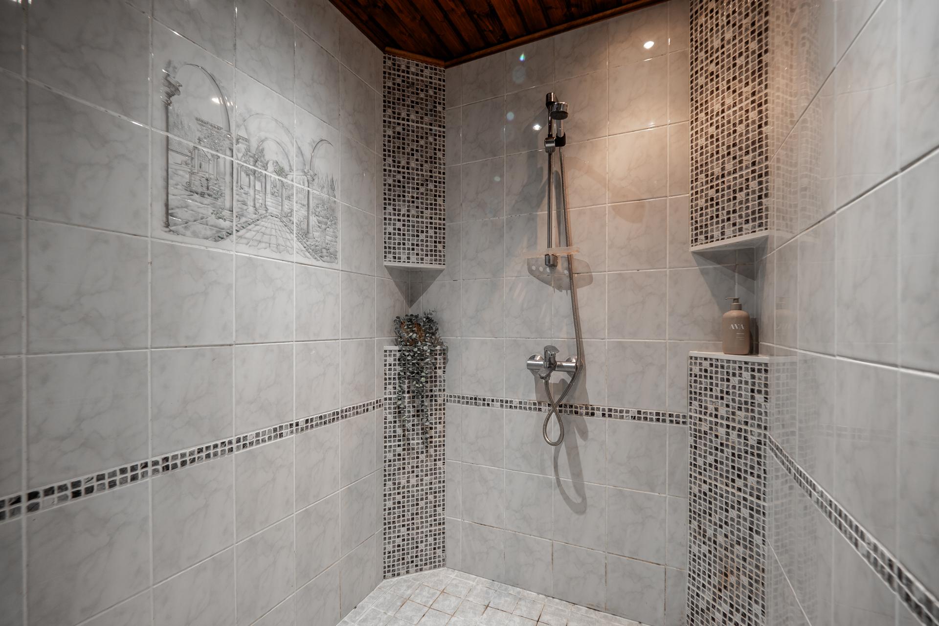 Kultapiiskutie 2, Rajakylä, Oulu