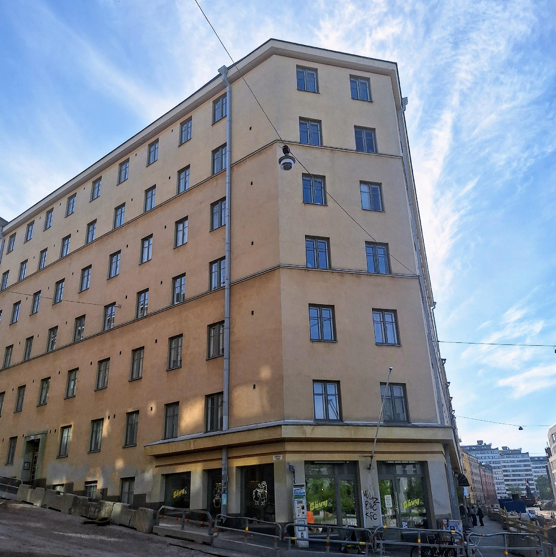 Julkisivu