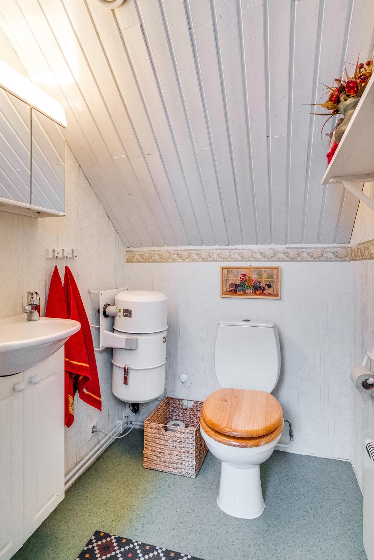 2.krs. erillinen wc. 