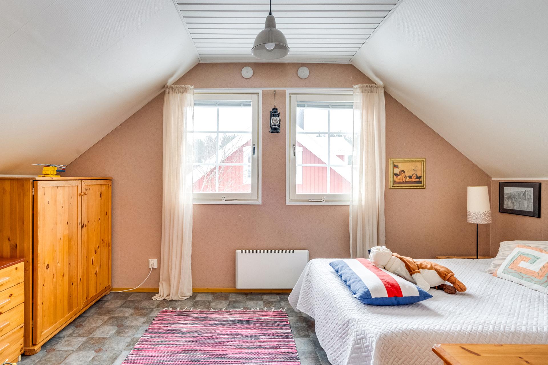 4.makuuhuone sijaitsee 2.krs.