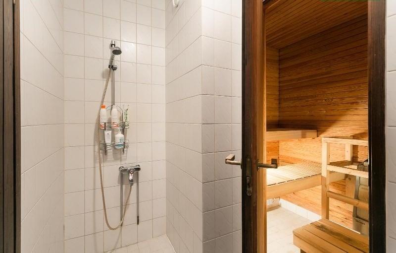 Asunnossa on oma sauna.