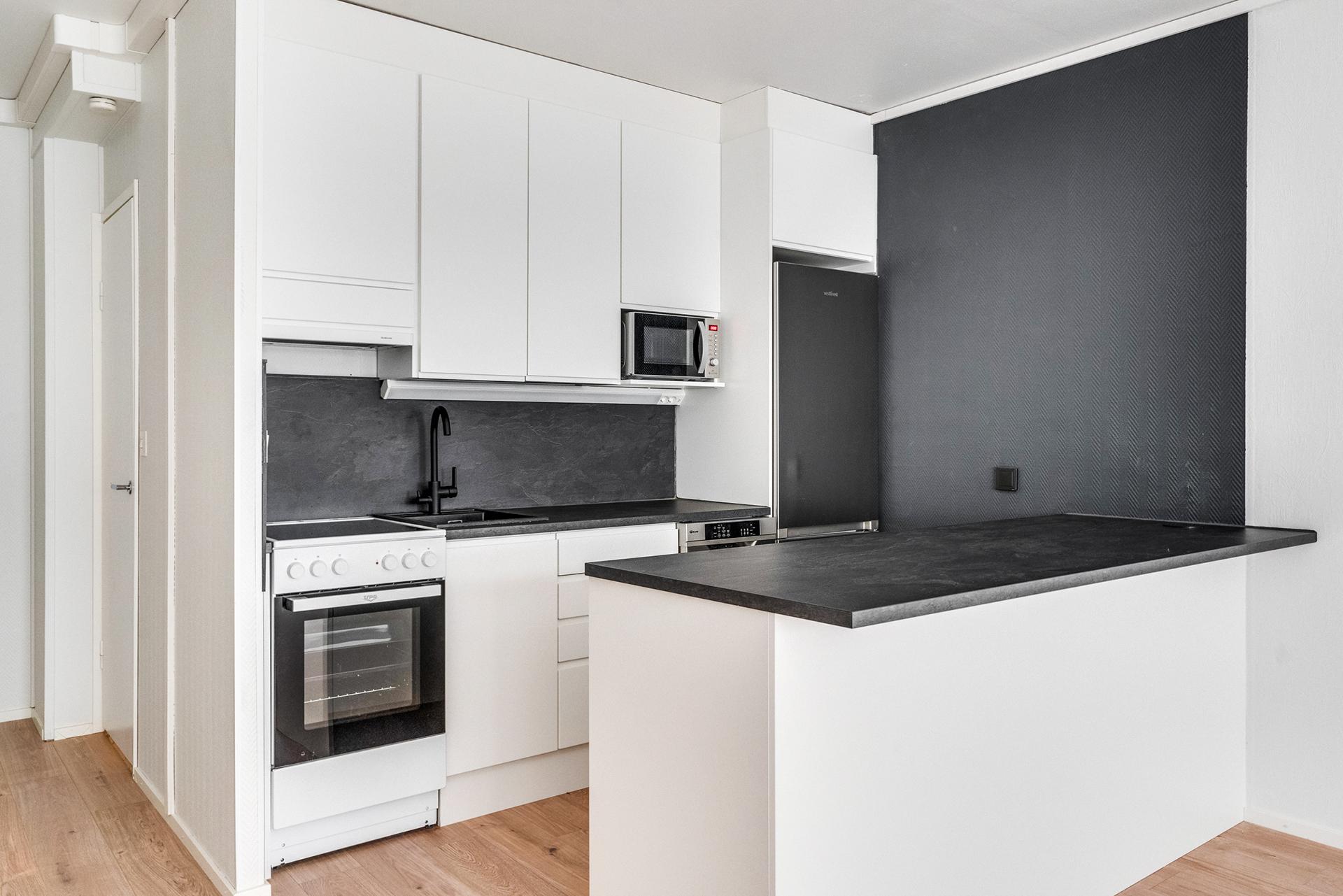 Kaikki pinnat ja koneet uusia