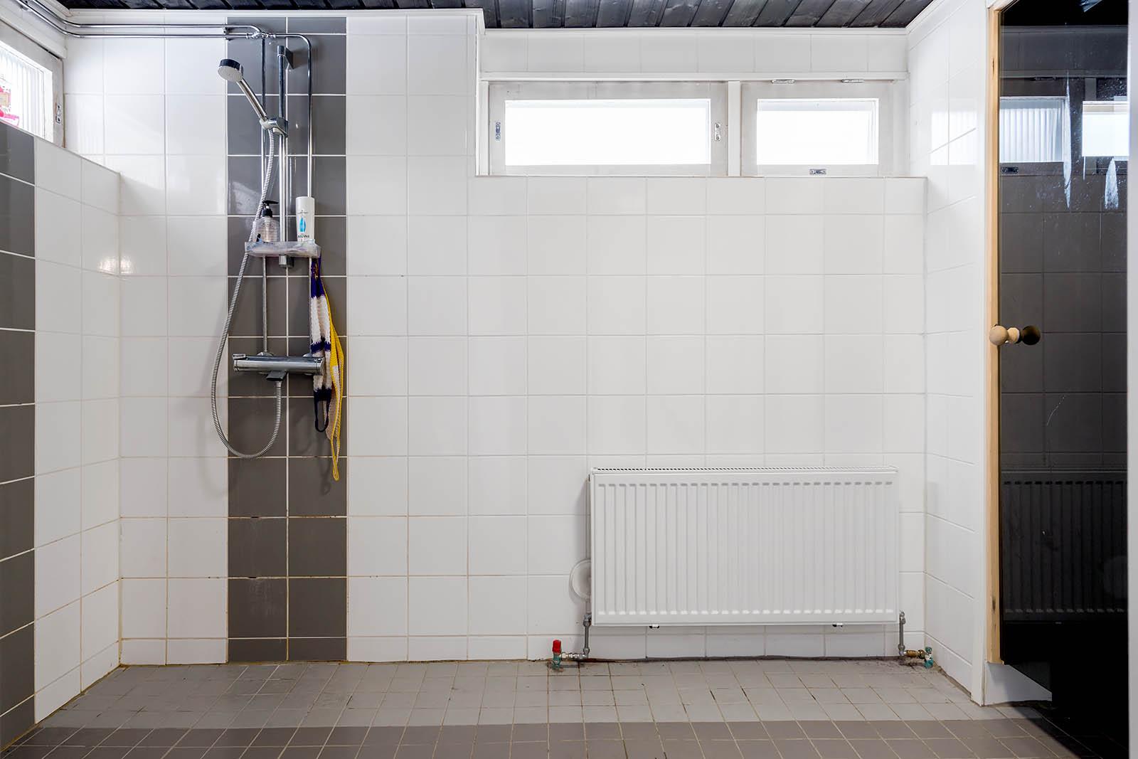 Toinen kylpyhuoneista