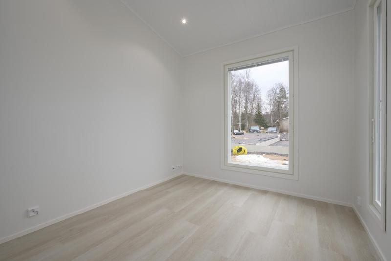 Kuva viereisestä samanlaisesta tuotannosta