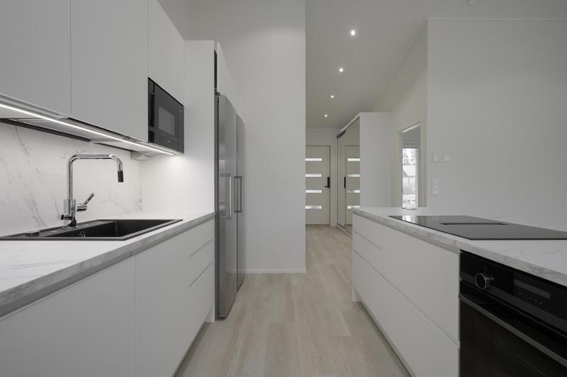 Kuva viereisestä samanlaisesta tuotannosta