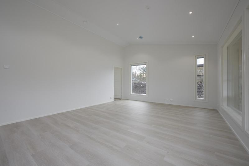 Kuva viereisestä samanlaisesta tuotannosta