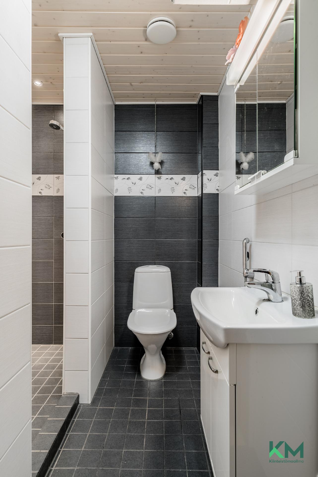 Rajapirtintie 238, Veikkola, Vihti