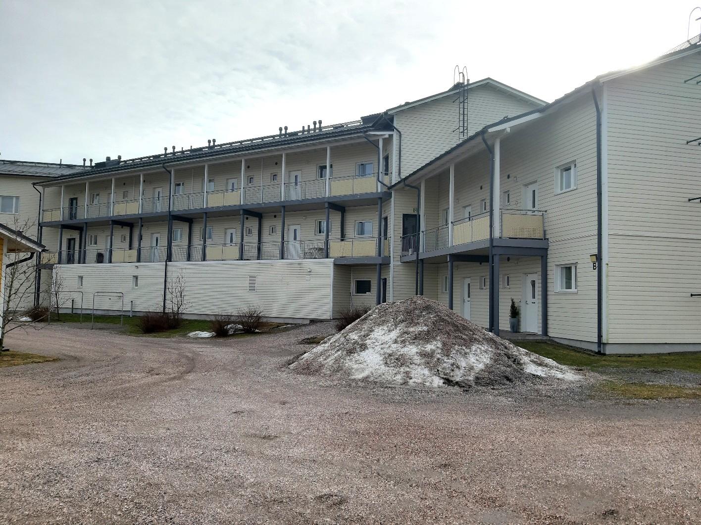 Taloyhtiö edestä