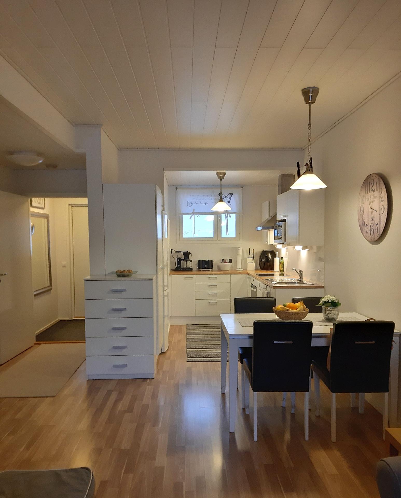 Keittiö-ruokailutila