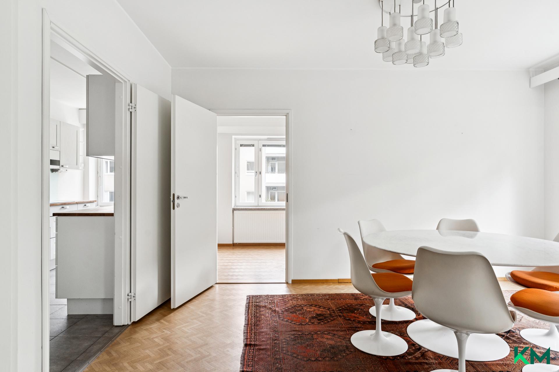 Ruokatilan takana pieni makuuhuone