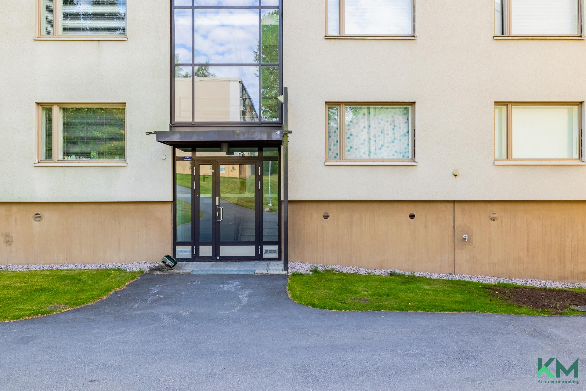 Saanatunturintie 3, Mellunmäki, Helsinki