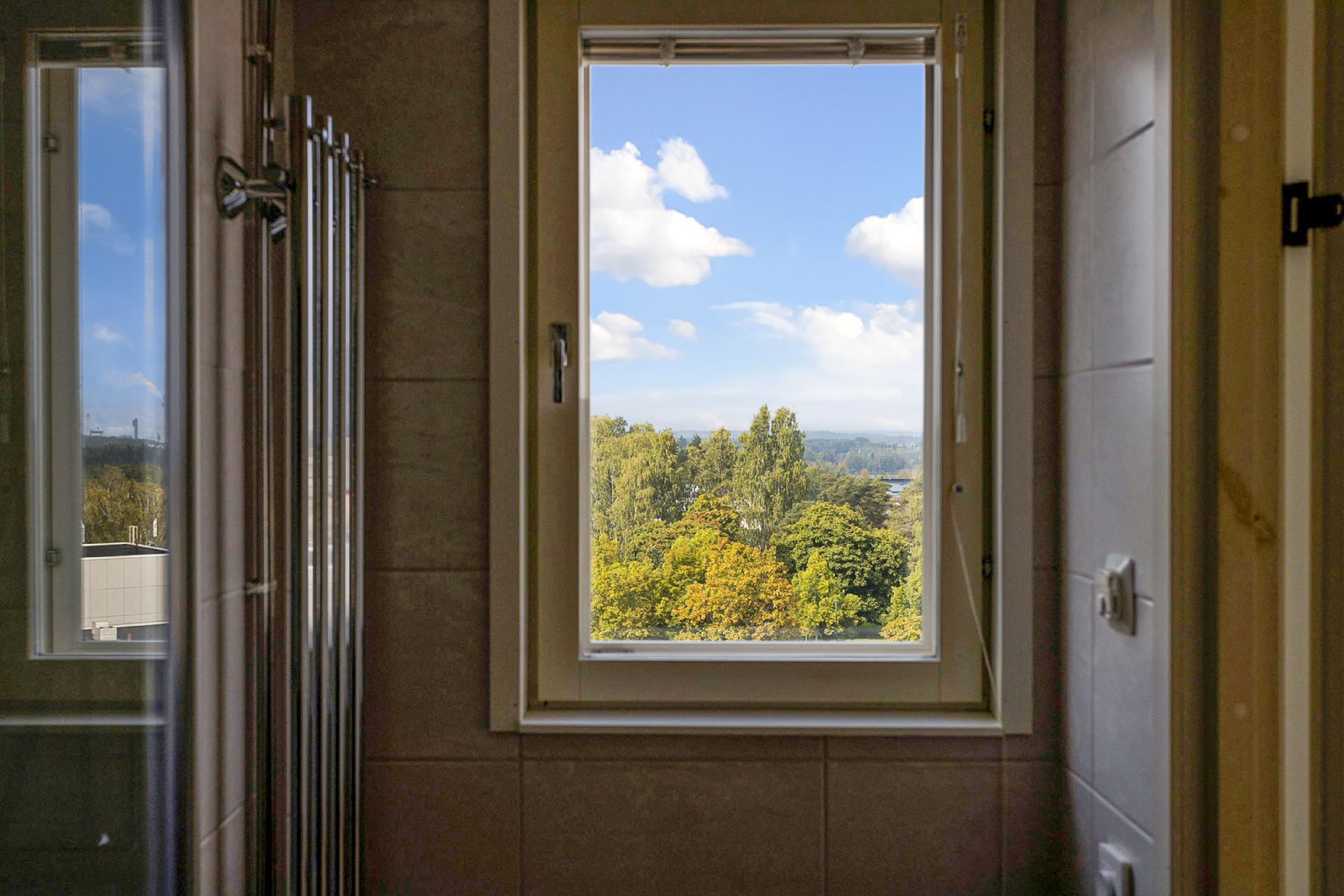 näkymät kylpyhuoneen ikkunasta