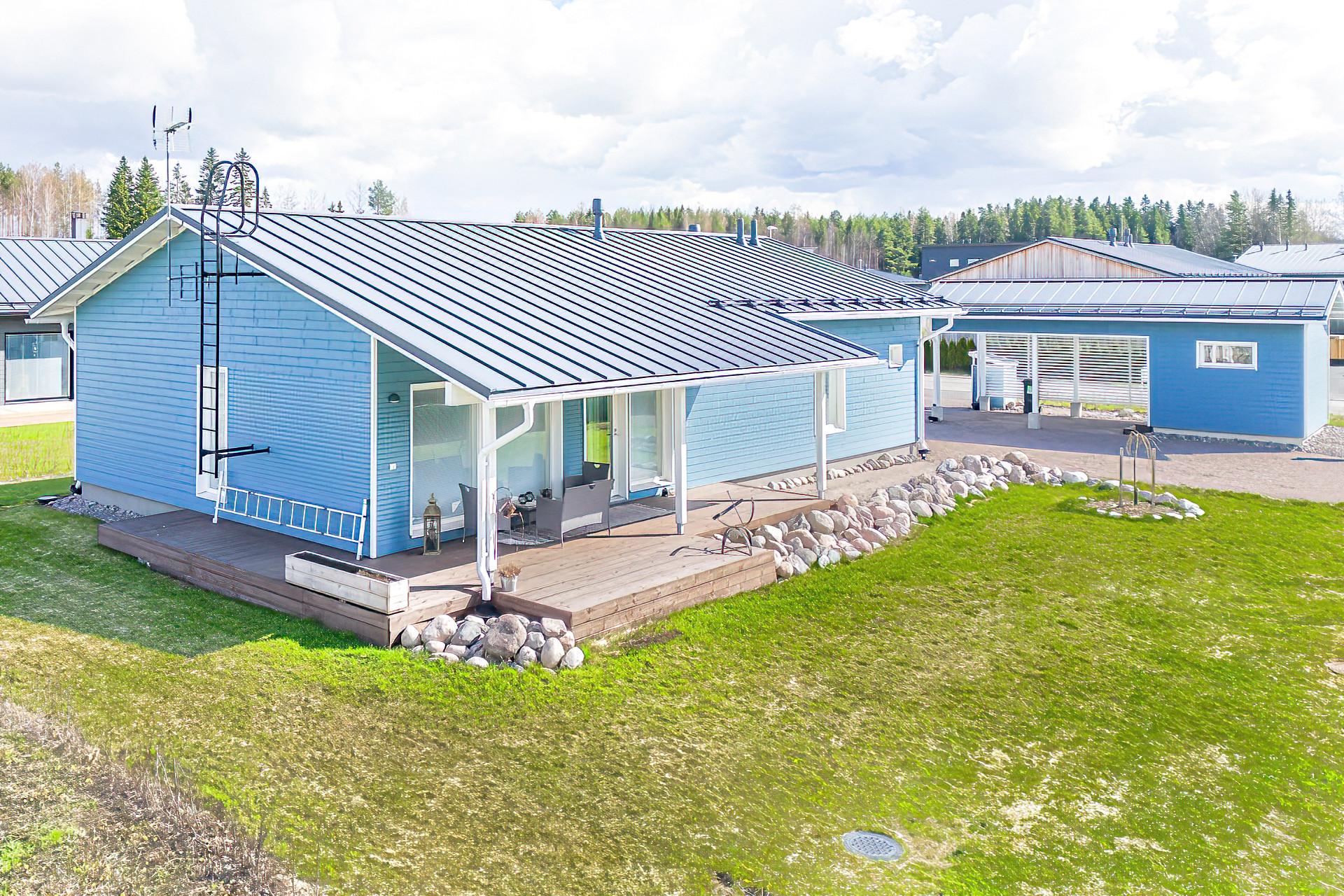Julkisivu