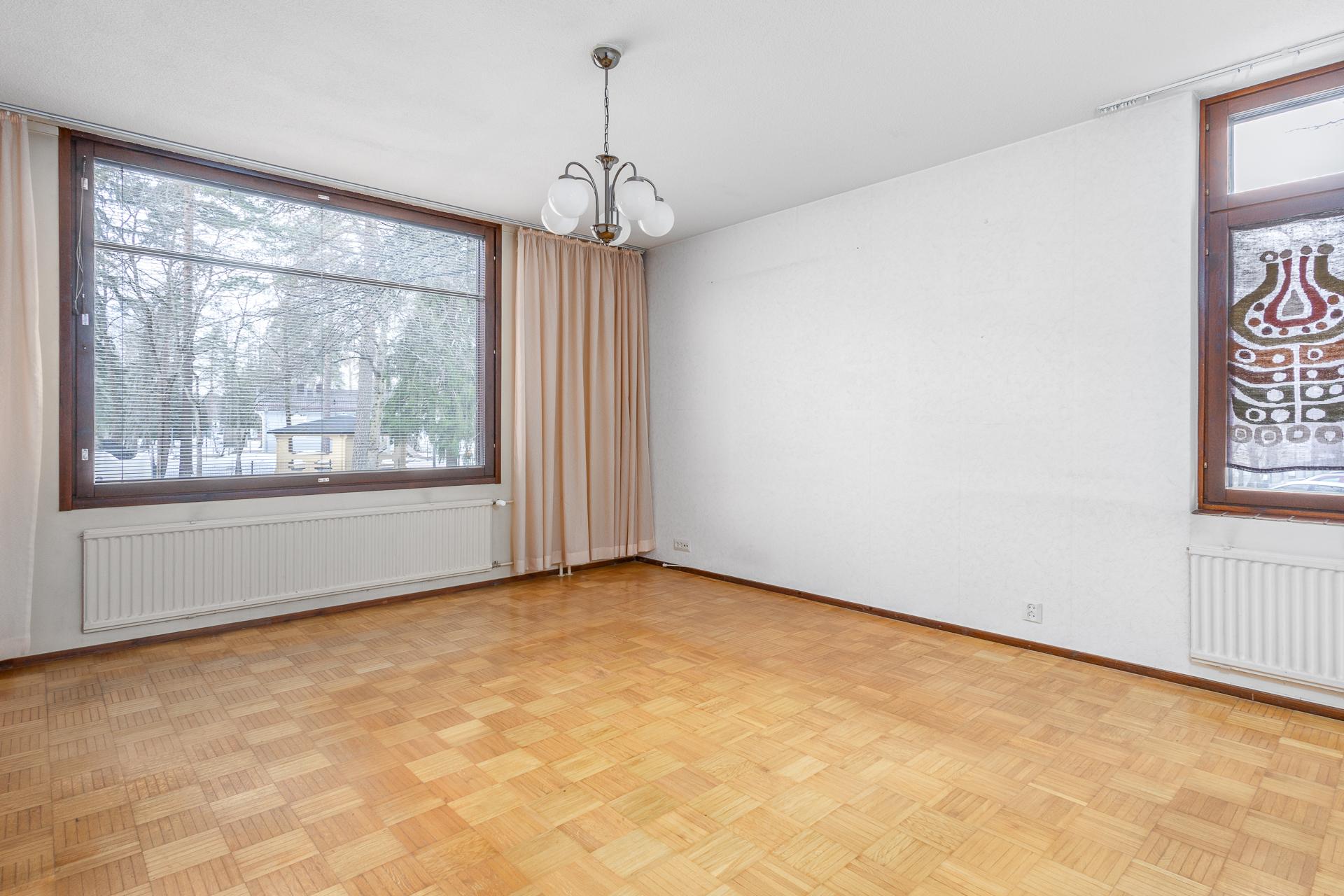 oh ikkunat kahteen suuntaan