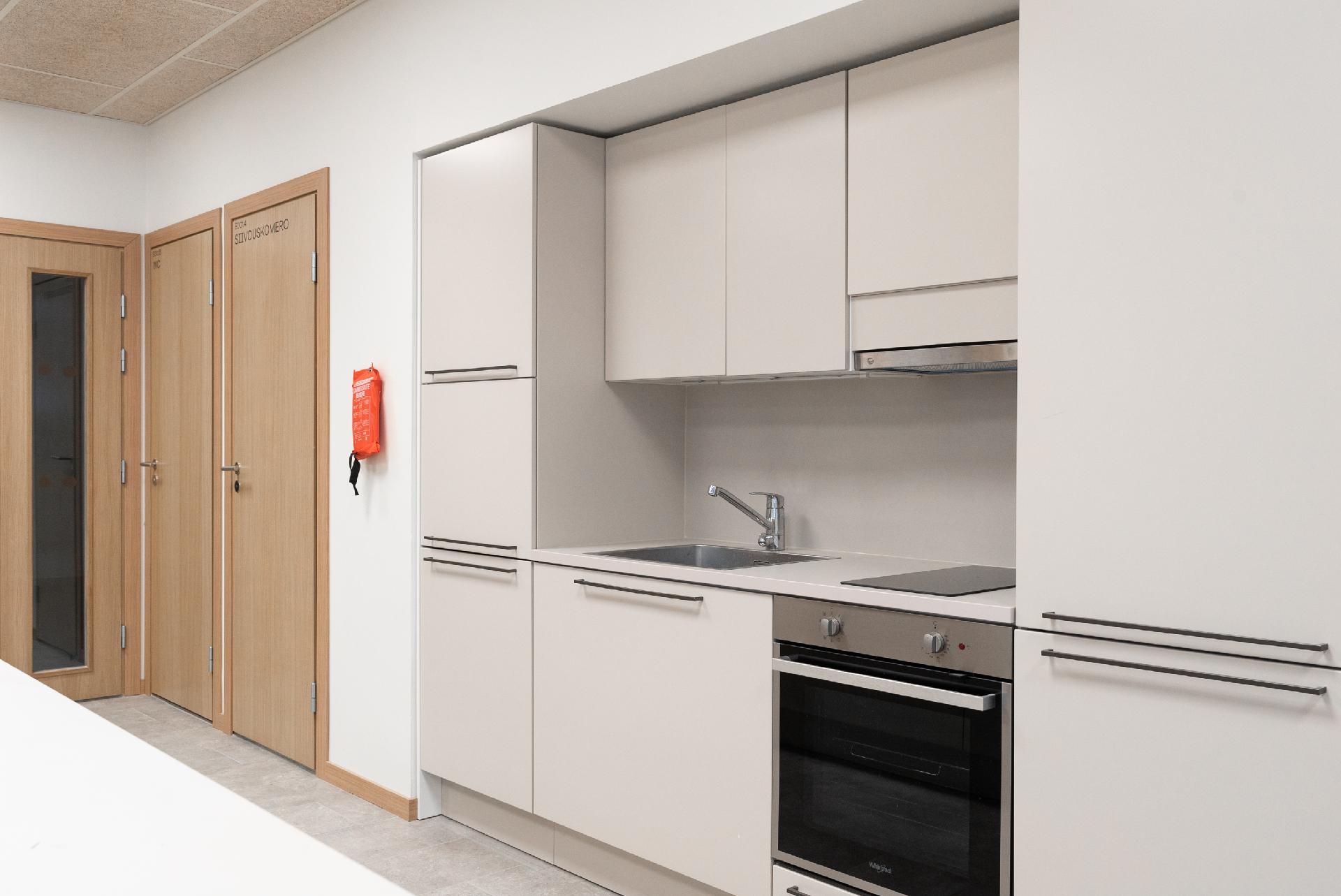 Täysin varusteltu keittiö