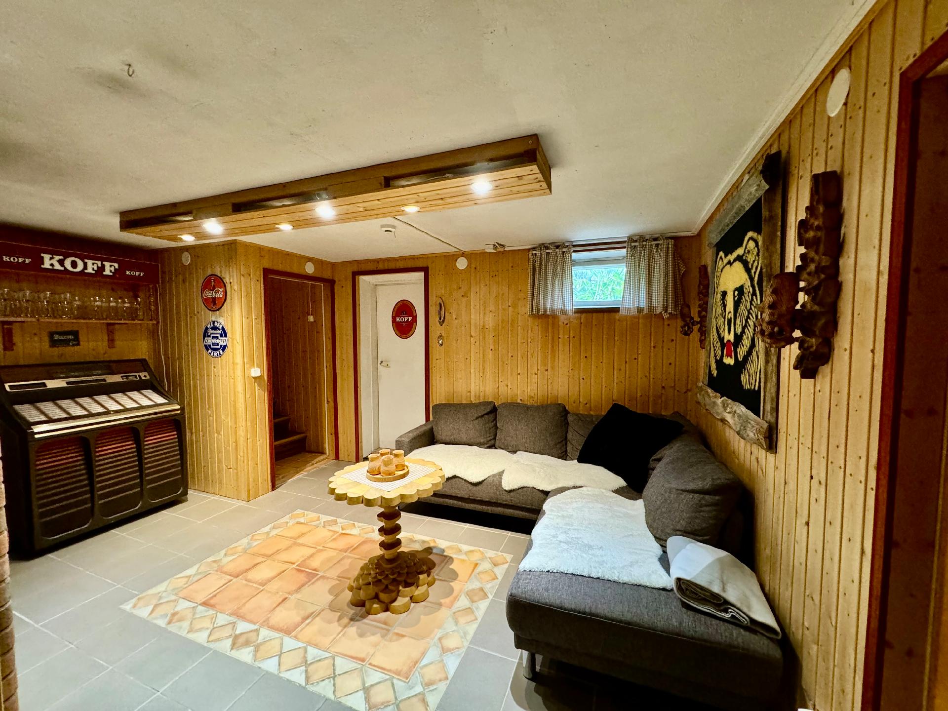 Kellarin oleskelutila