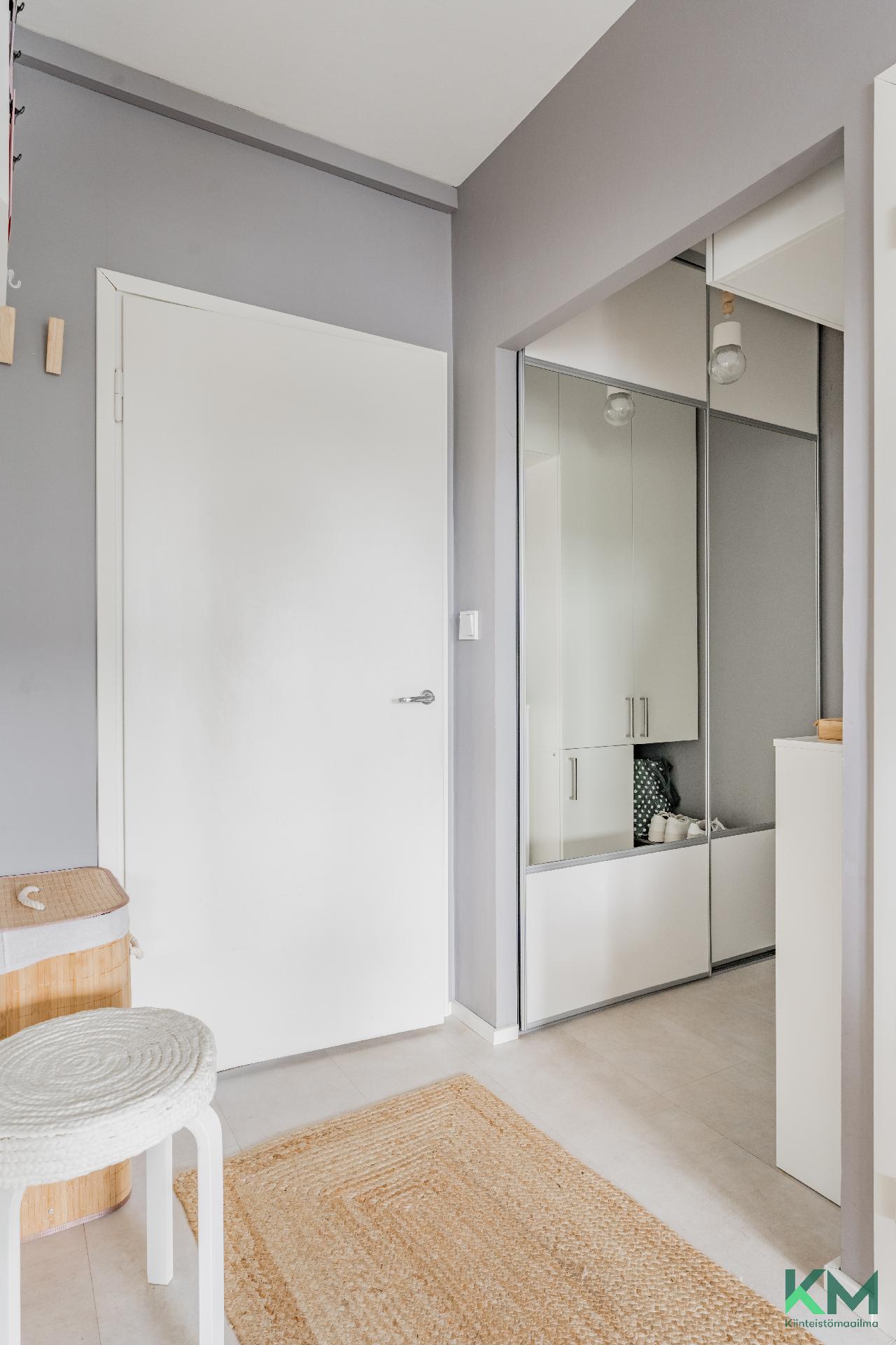 ETEINEN OTETTU HYVIN KÄYTTÖÖN