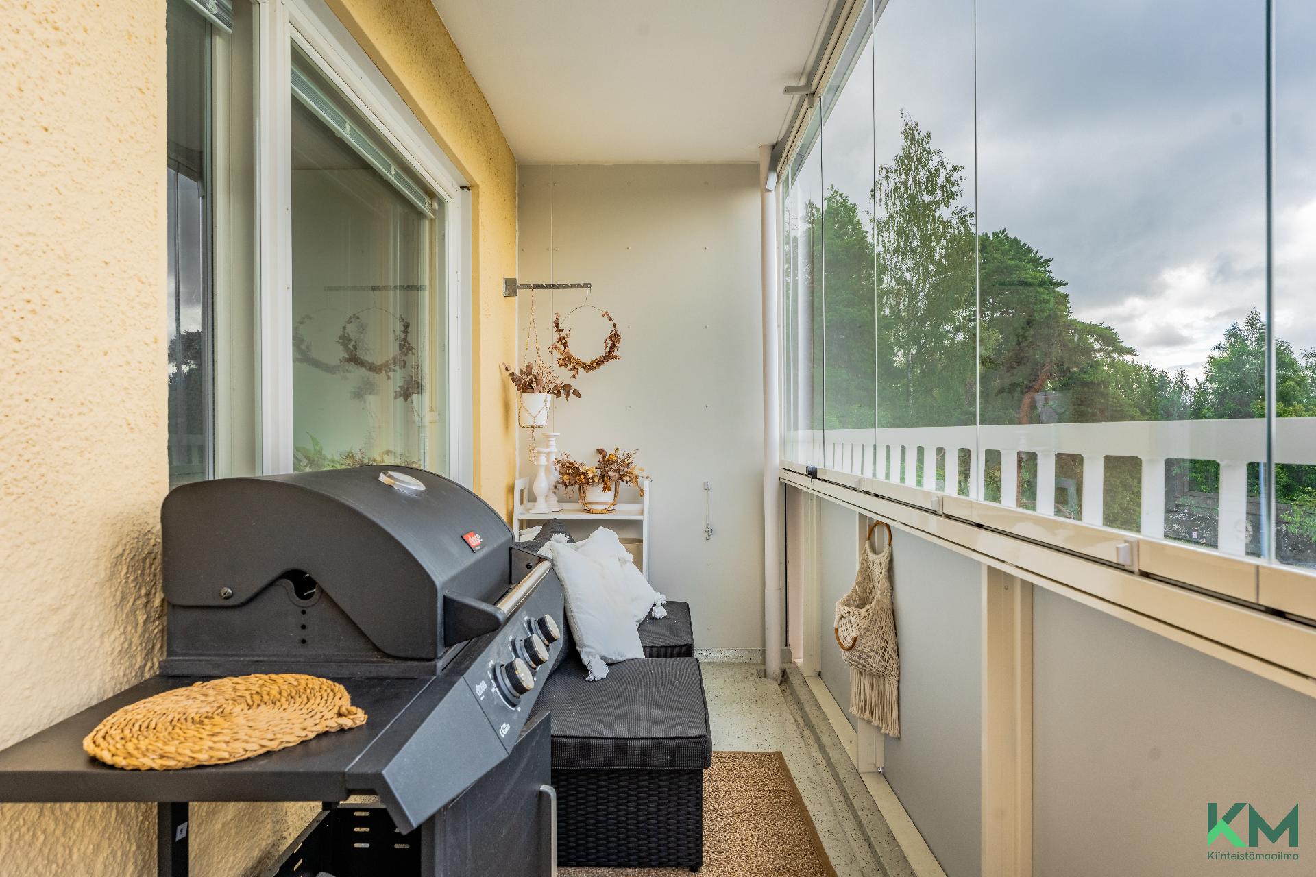 PARVEKE ETELÄN SUUNTAAN