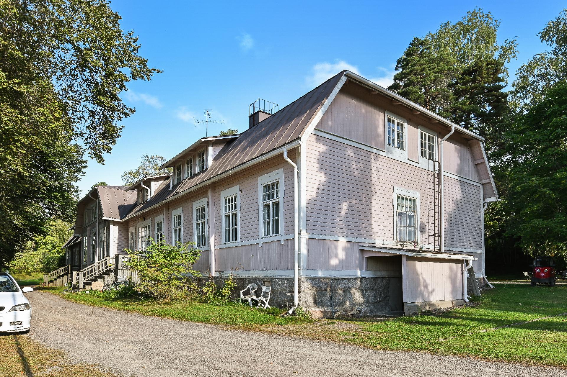 Kaunis rakennus  - Vacker byggnad