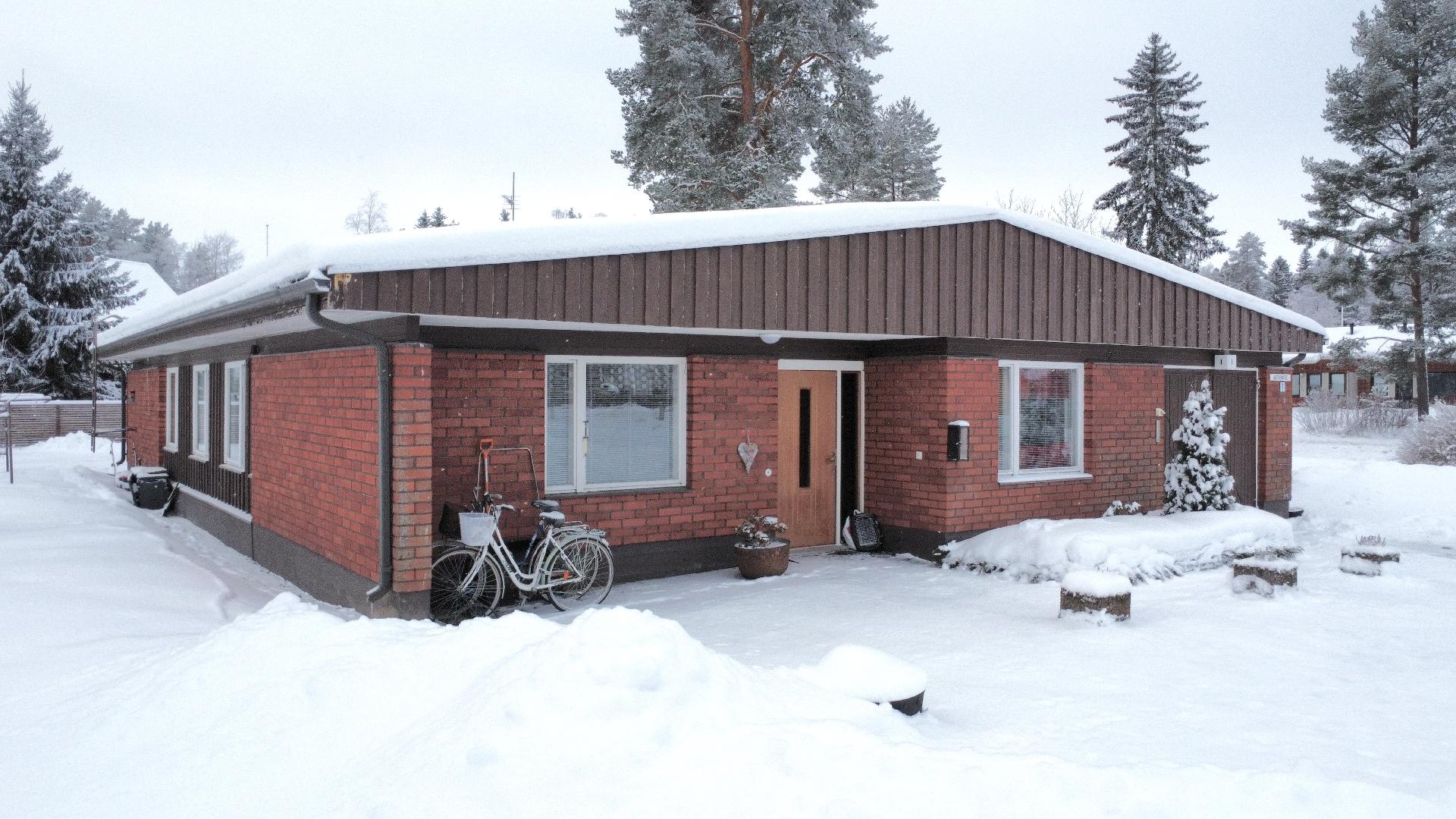 Autiontie 1, Nummi, Kurikka