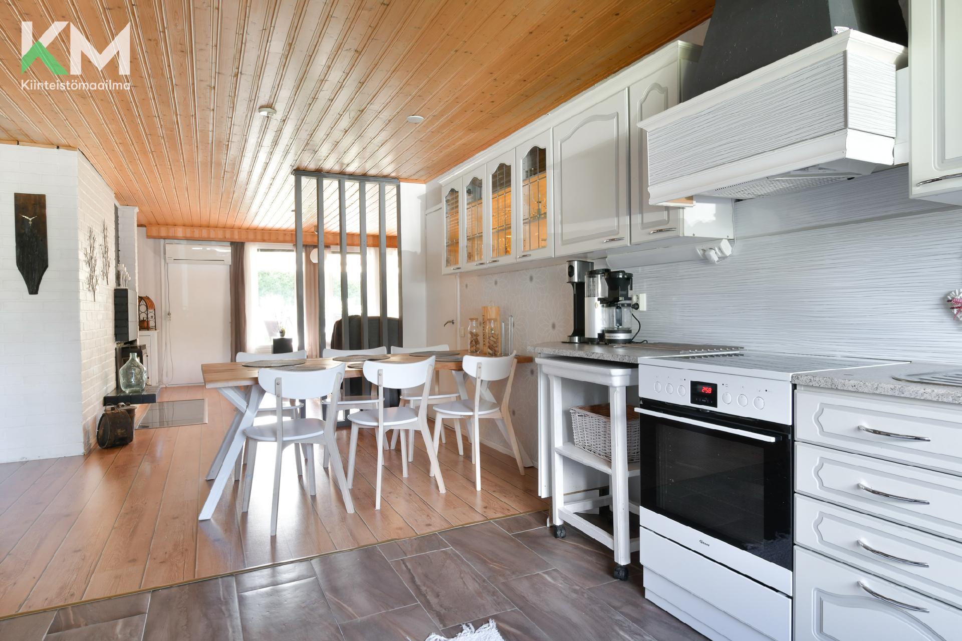 Autiontie 1, Nummi, Kurikka