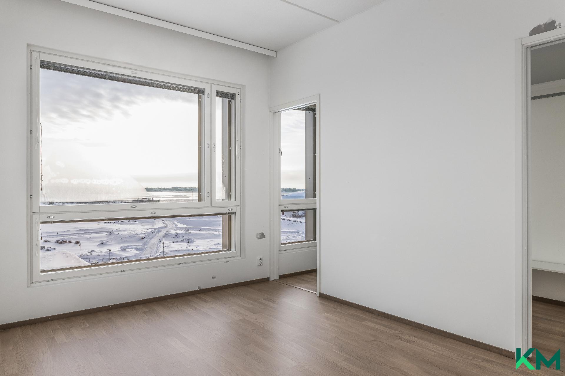 Päämakuuhuoneen yhteydessä pukeutumishuone