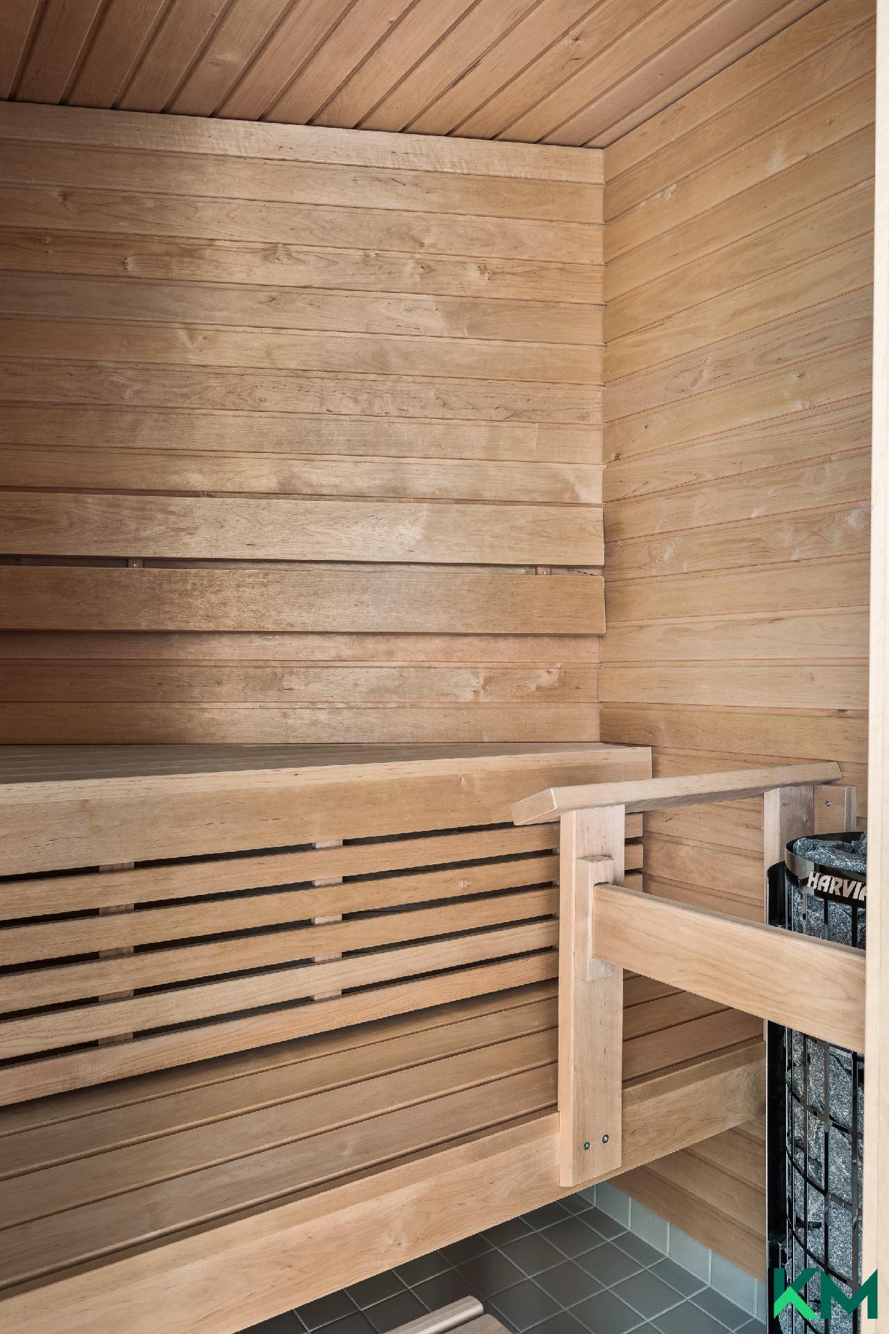 Oma tunnelmallinen sauna