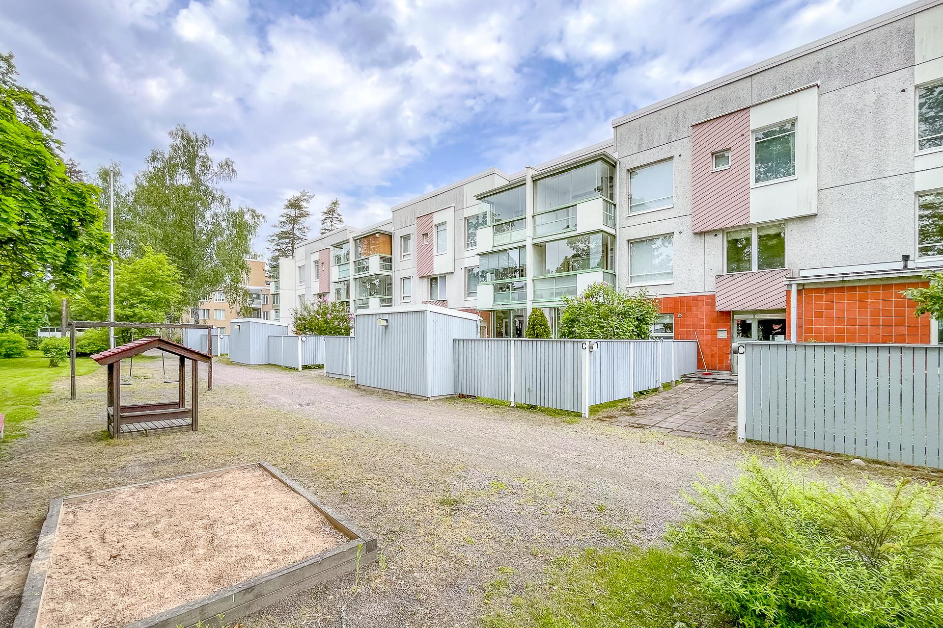 taloyhtiön piha-alue