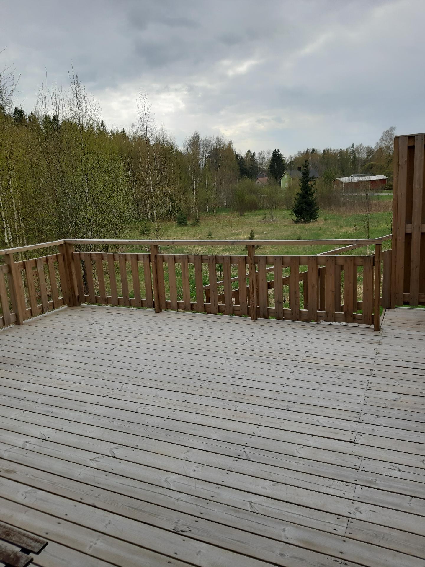 Näkymä terassilta keväällä