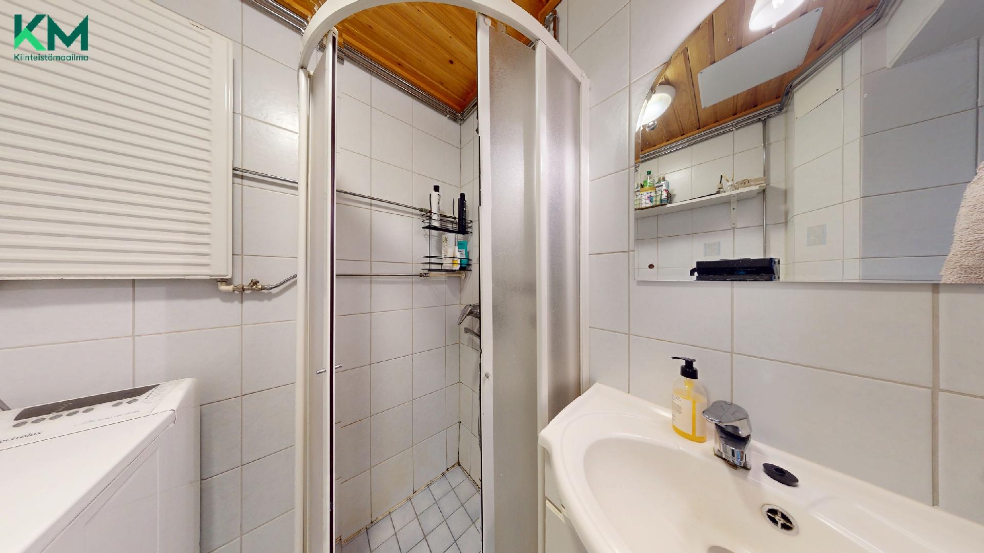 Urheilukatu 8, Palosaari, Vaasa