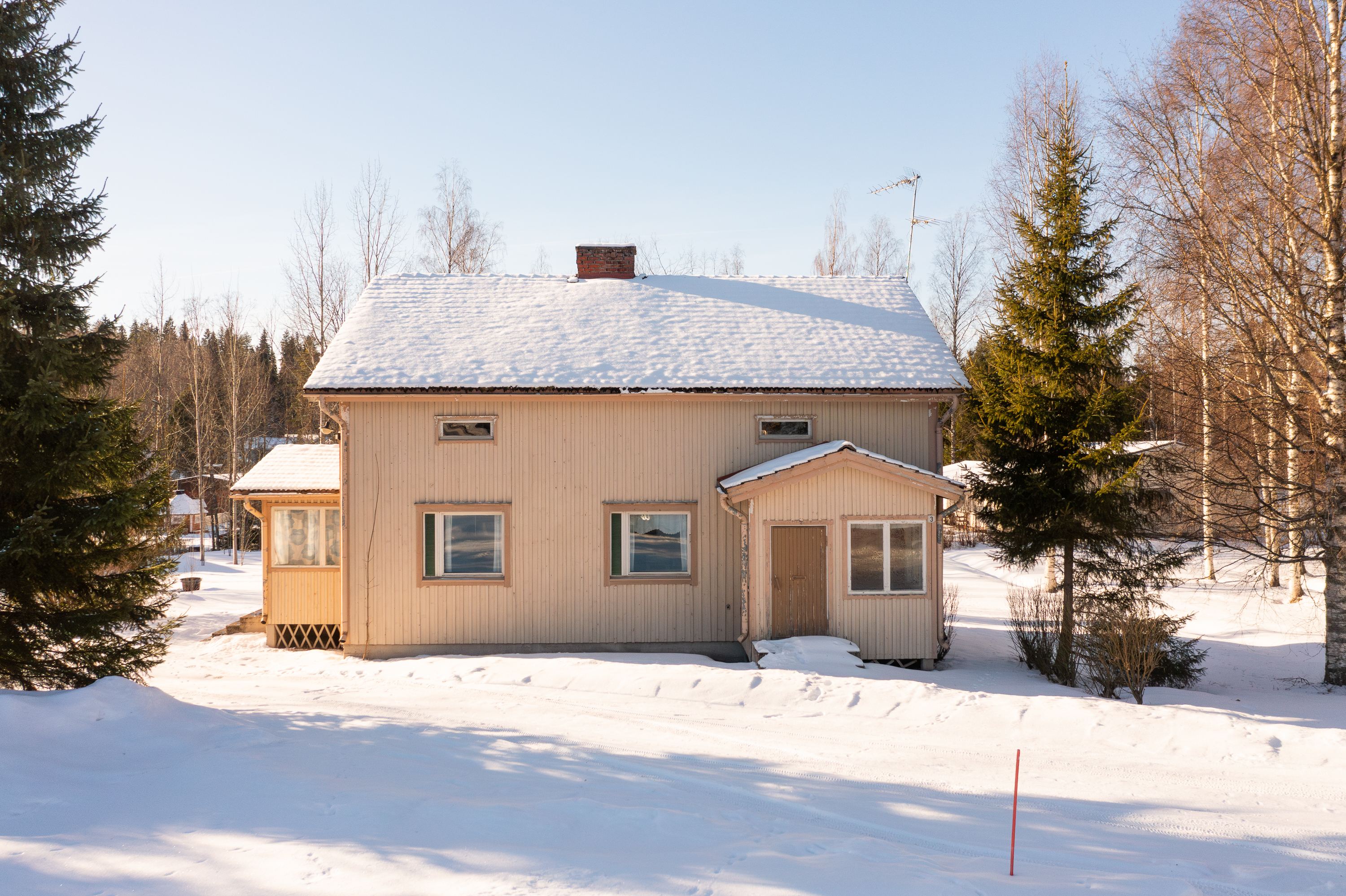 Julkisivu