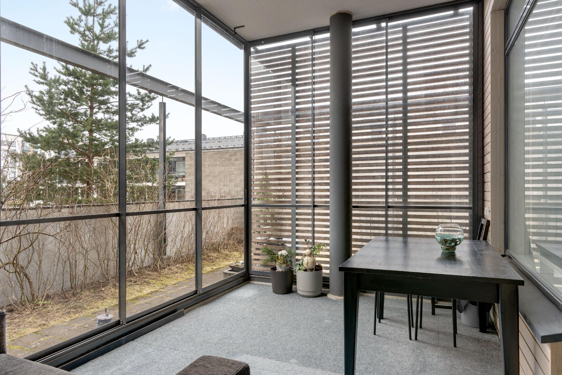 Adjutantinkatu 8, Mäkkylä, Espoo