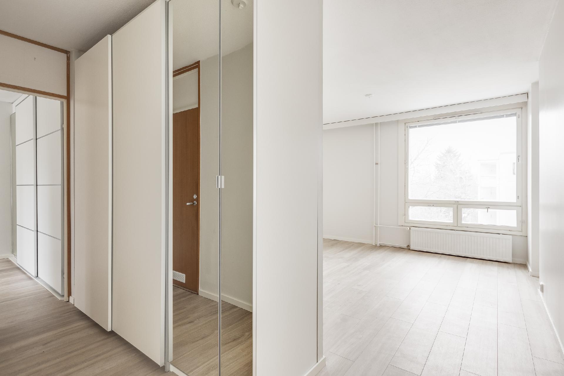 Rakentajantie 2, Pitäjänmäki, Helsinki