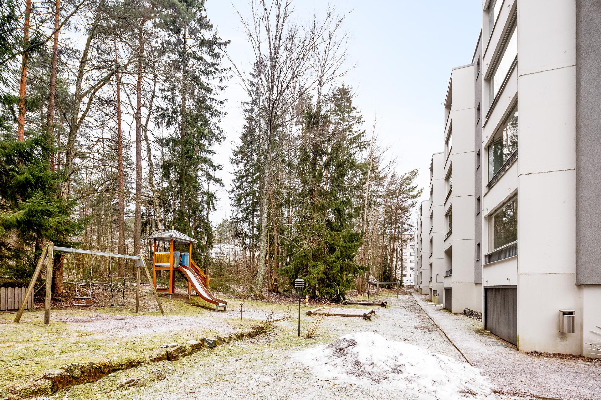 Rakentajantie 2, Pitäjänmäki, Helsinki