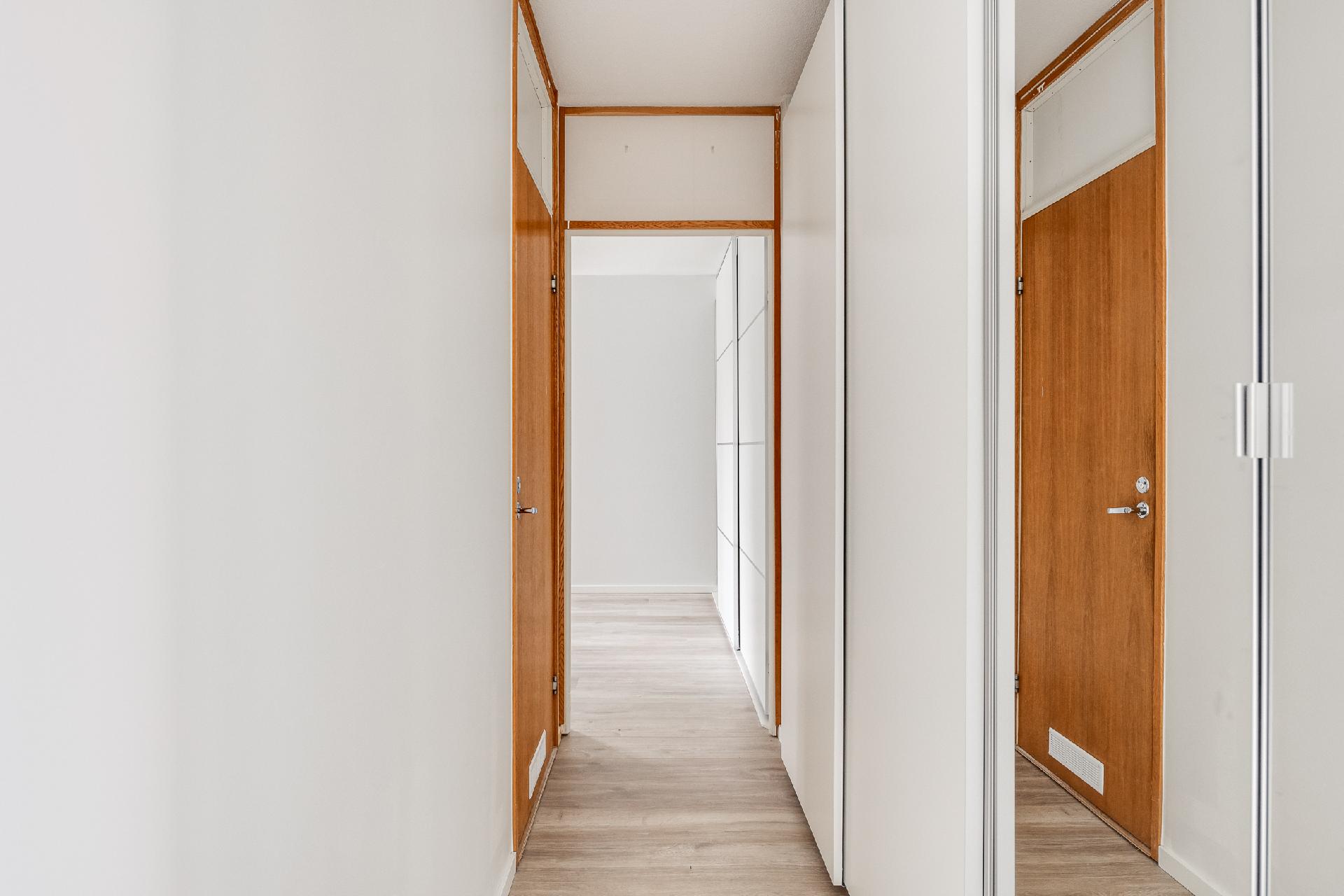 Rakentajantie 2, Pitäjänmäki, Helsinki