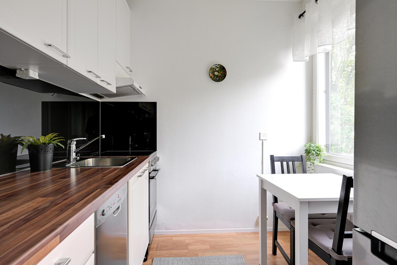 Keittiössä on myös tilaa pöydälle