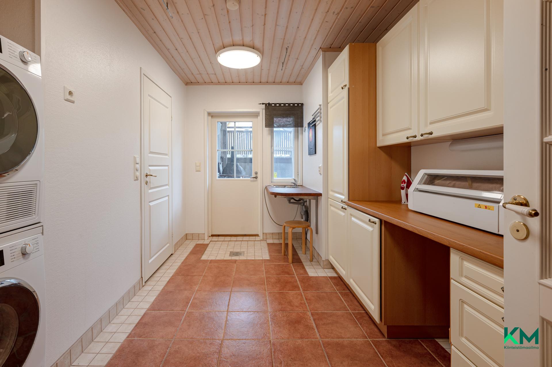 Riihipellonkatu 7, Karjaa, Raasepori