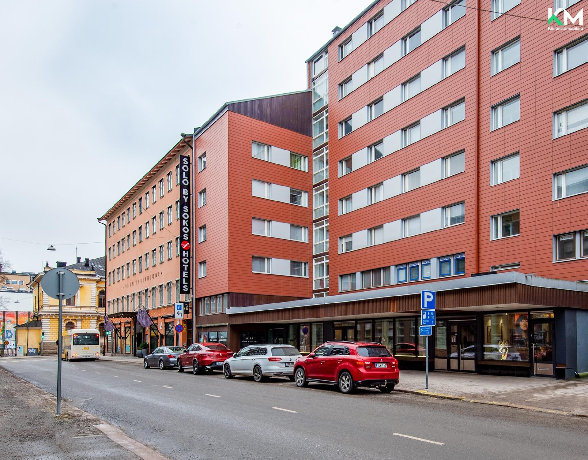 Julkisivu