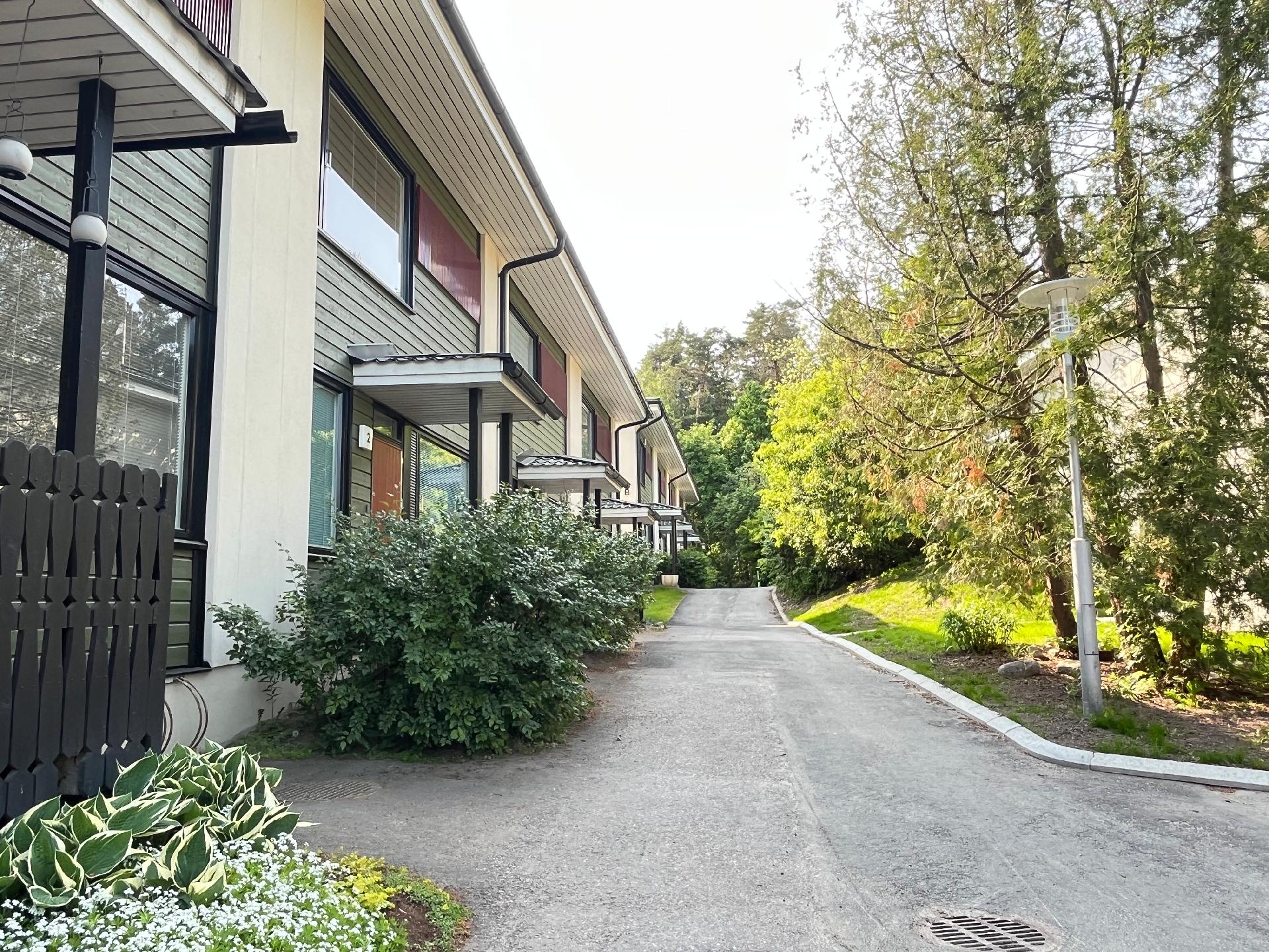 Koivukyläntie 8, Simonkallio, Vantaa