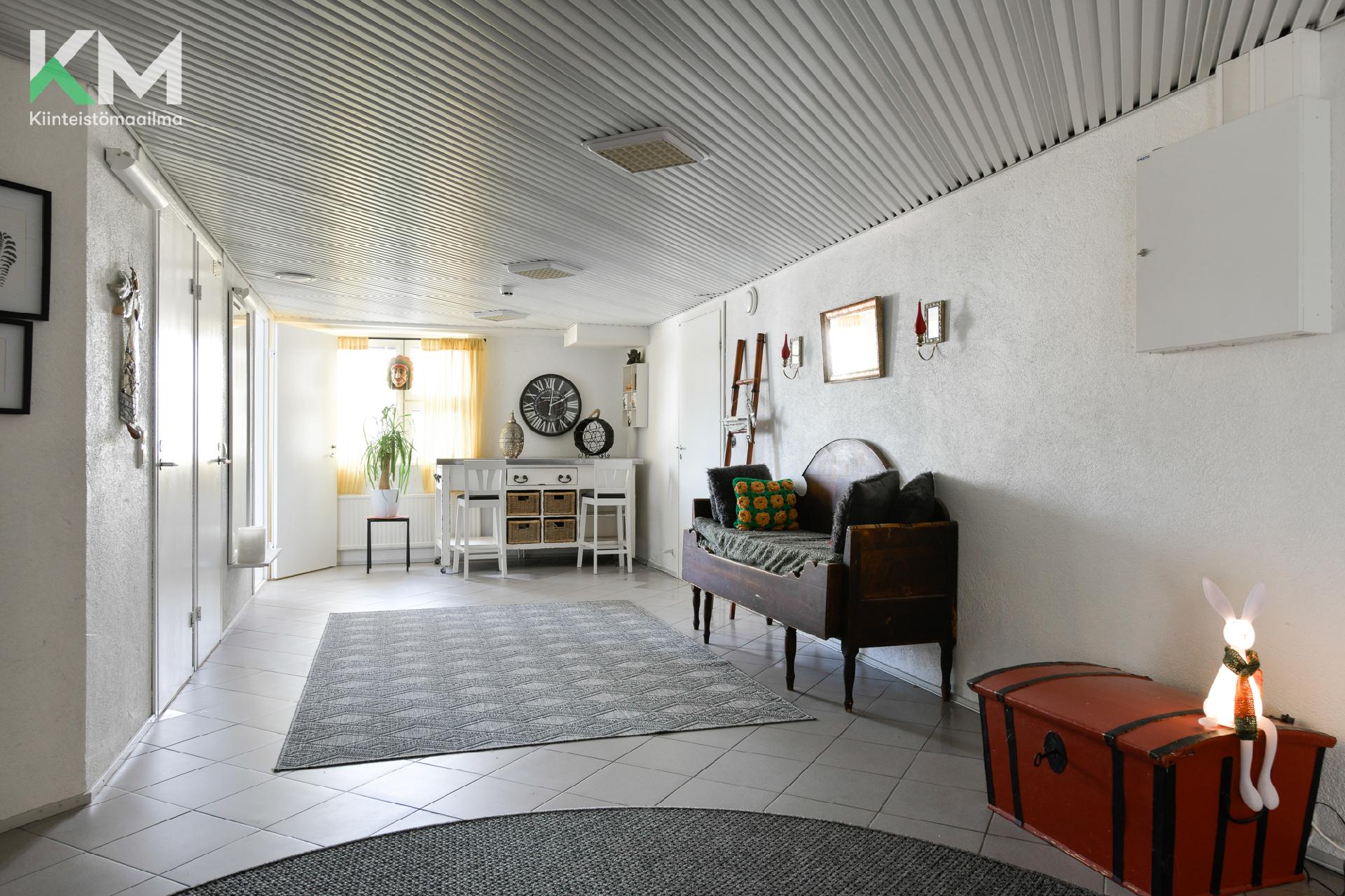 Laulajantie 10, Keskusta, Kurikka