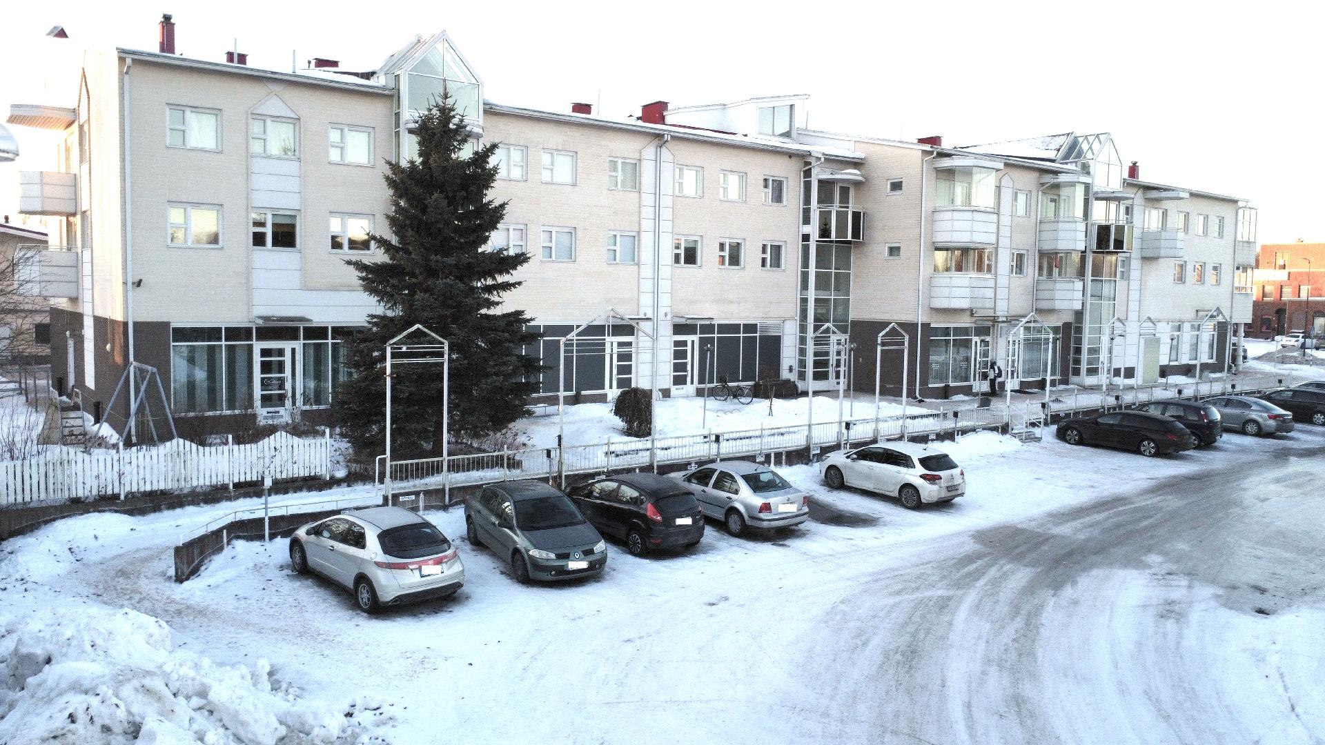 Laulajantie 10, Keskusta, Kurikka