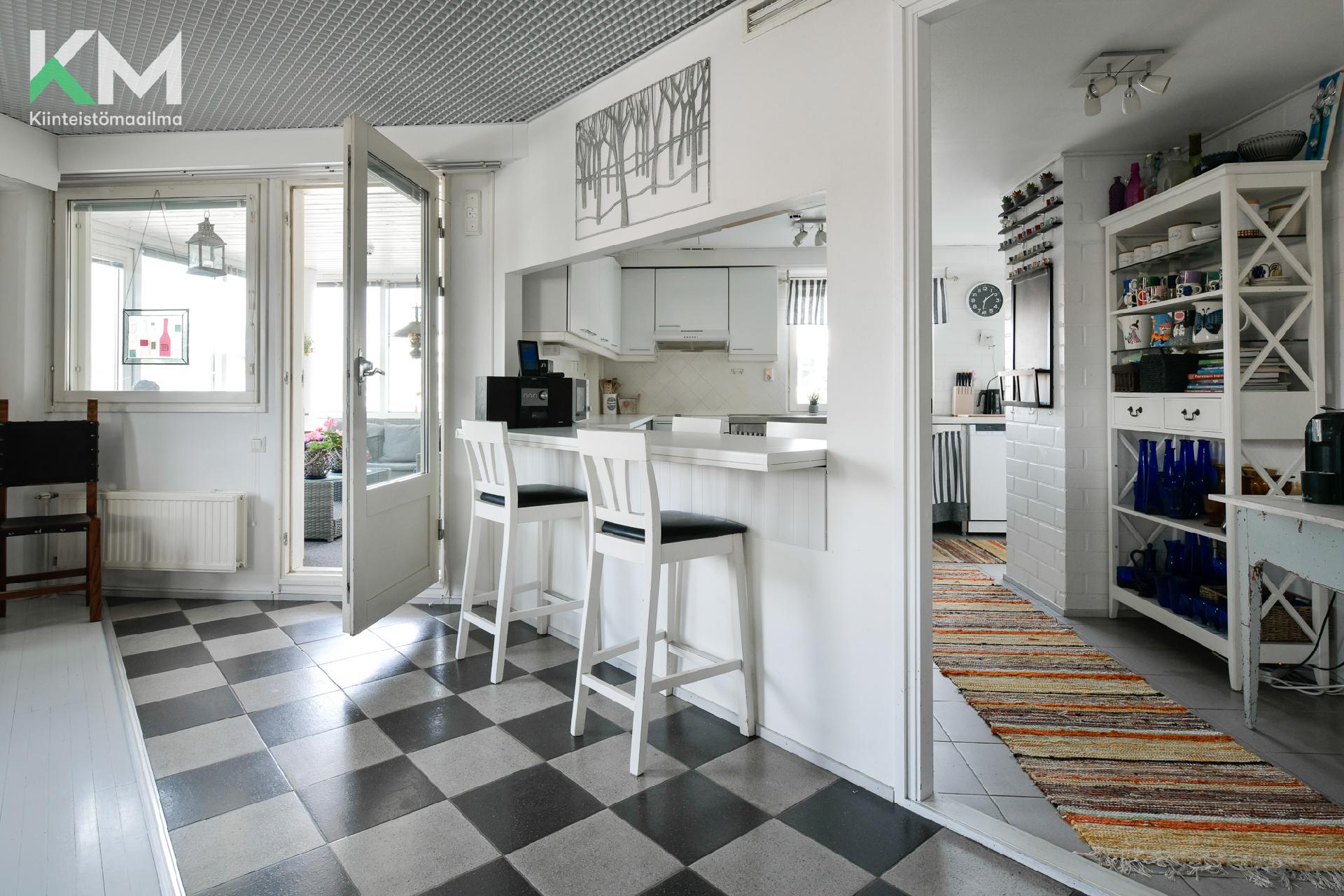 Laulajantie 10, Keskusta, Kurikka