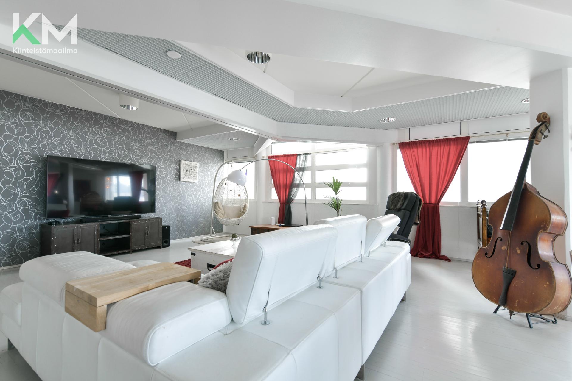 Laulajantie 10, Keskusta, Kurikka