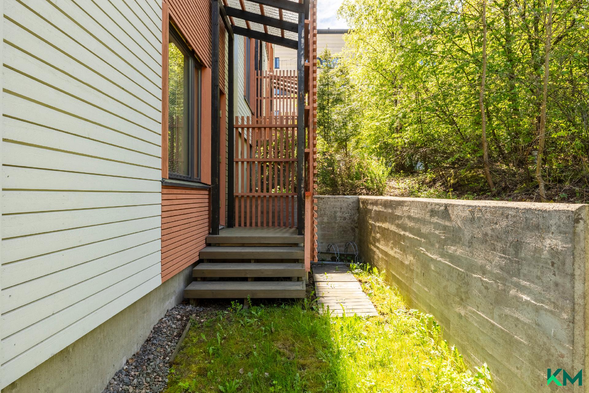 Omenamäenkatu 12, Aurinkolahti, Helsinki