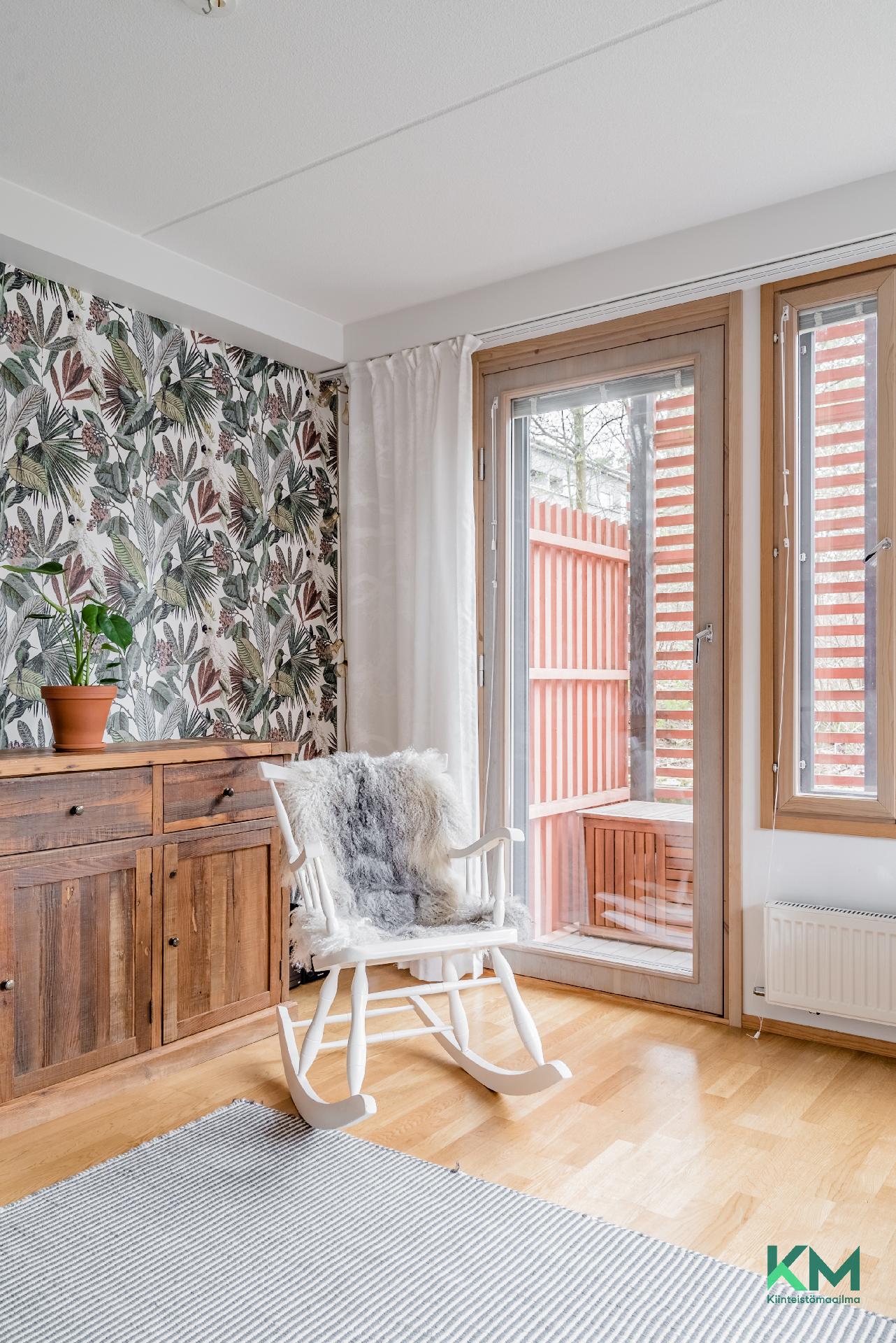 Omenamäenkatu 12, Aurinkolahti, Helsinki