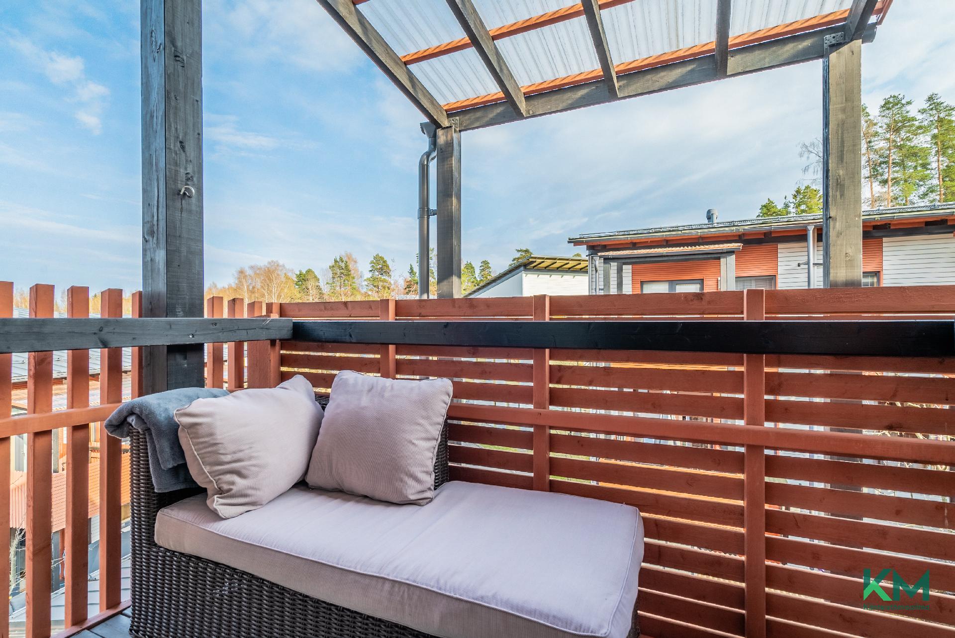 Parveke yläkerrassa