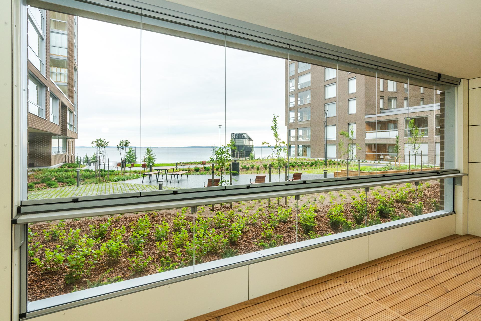 Iso lasitettu parveke