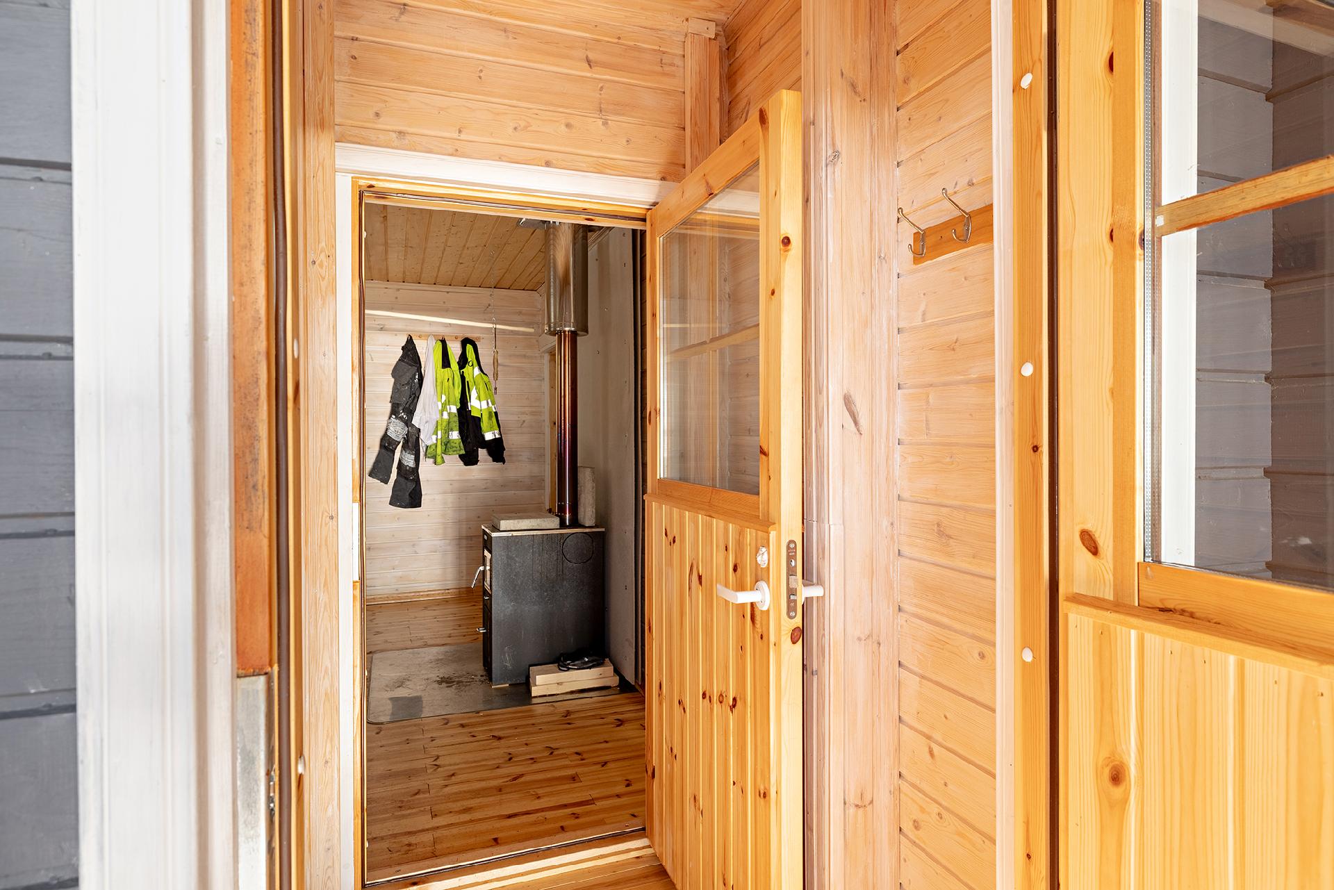 Mustakummuntie 106, Yli-Ii, Oulu