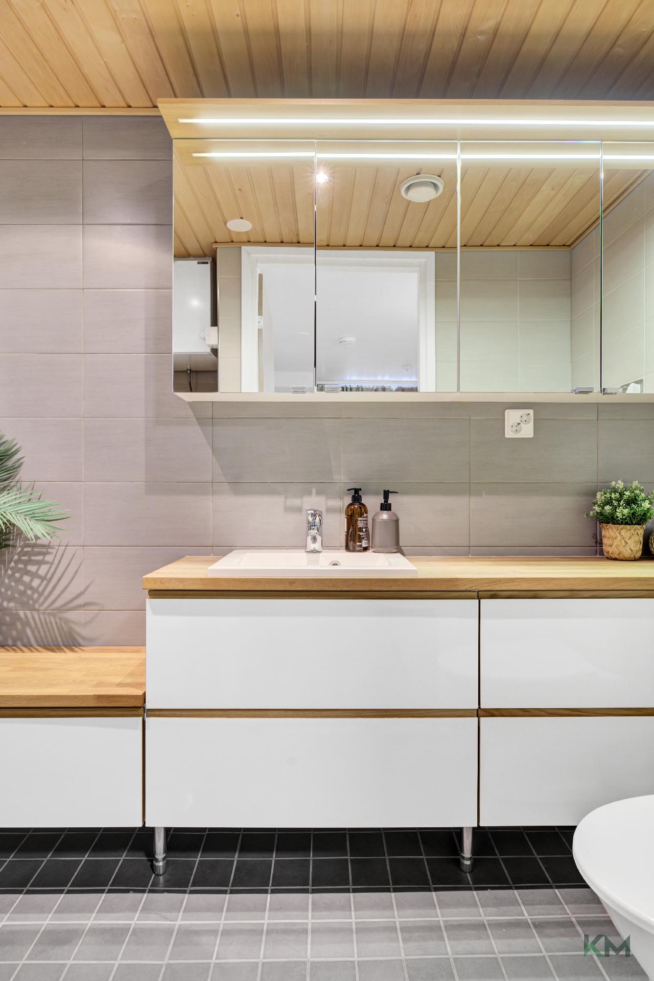 Maakuntakatu 11, Keskusta, Rovaniemi